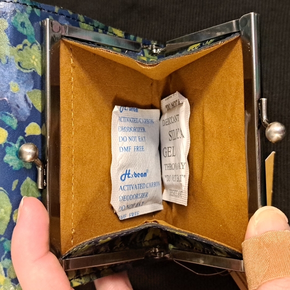 NWT Patricia Nash "Denim Blues" Reiti Wallet - Picture 7 of 16